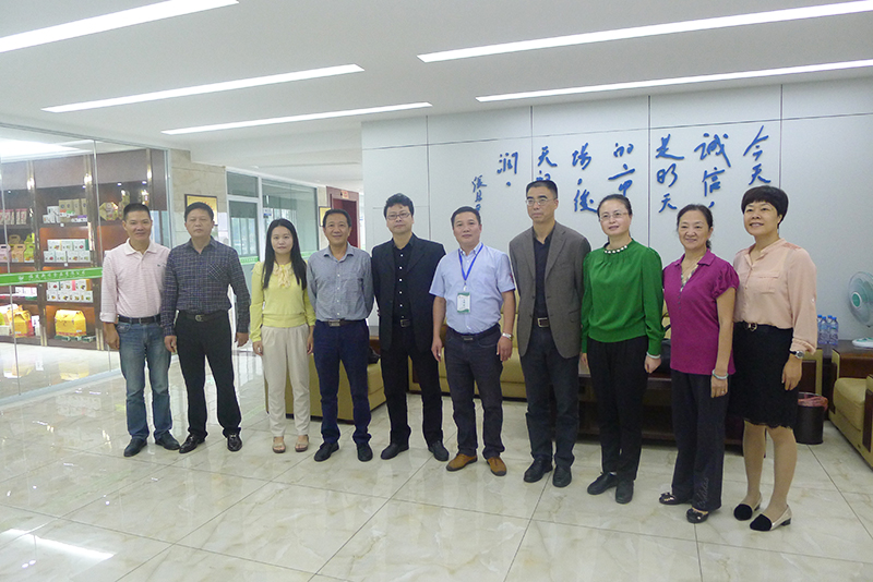 熱烈歡迎福建民進省委鄭家建主委一行蒞臨我司參觀指導！